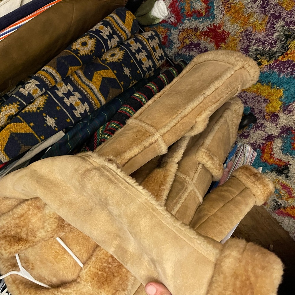 Herman’s coat - Picture 3 of 3